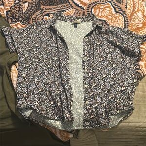 Universal Thread Black and White Crop Button Down Shirt